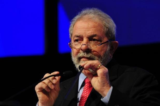 Lula foi condenado em primeira inst&acirc;ncia a 9 anos e meio de pris&atilde;o 