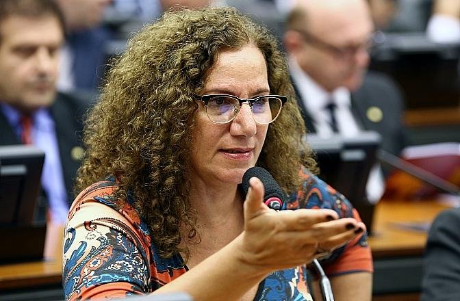 Jandira Feghali diz medida visa a impedir o uso pol&iacute;tico de locais que lidam com vidas humanas