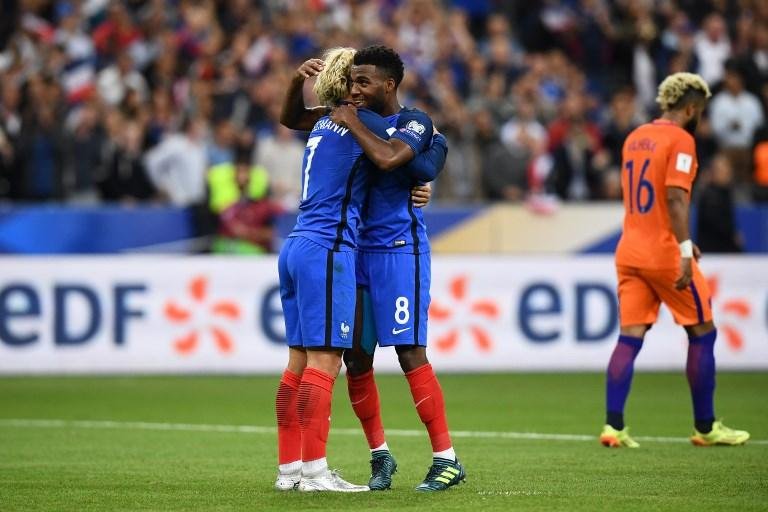 Com o resultado sele&ccedil;&atilde;o francesa assume a lideran&ccedil;a do grupo com 16 pontos, tr&ecirc;s a mais do que a Su&eacute;cia