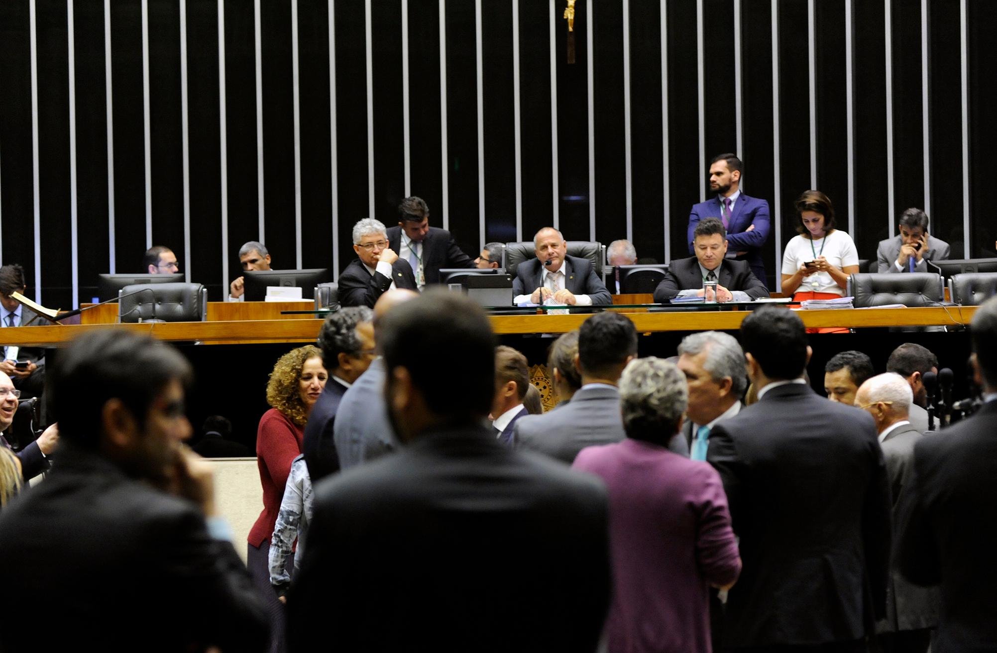 Proposta ter&aacute; de ser alterada depois por destaques n&atilde;o terem sido votados no Senado