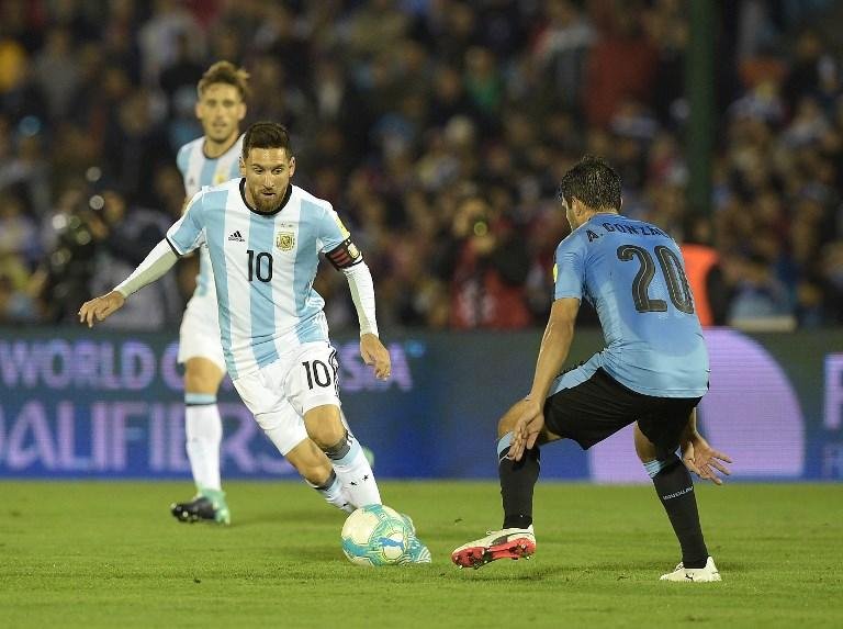 Sele&ccedil;&otilde;es acabaram se beneficiando pelos outros jogos da rodada, empate da Col&ocirc;mbia contra a Venezuela e a derrota do Chile para o Paraguai