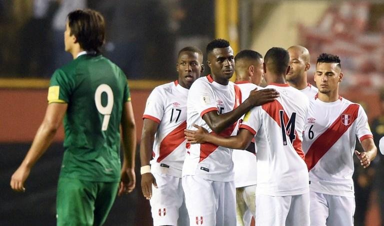 Peru derrota Bol&iacute;via e segue vivo na luta por vaga na Copa do Mundo
