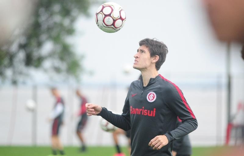 Rodrigo Dourado treinou com os titulares, mas Charles deve enfrentar o Juventude no dia 9