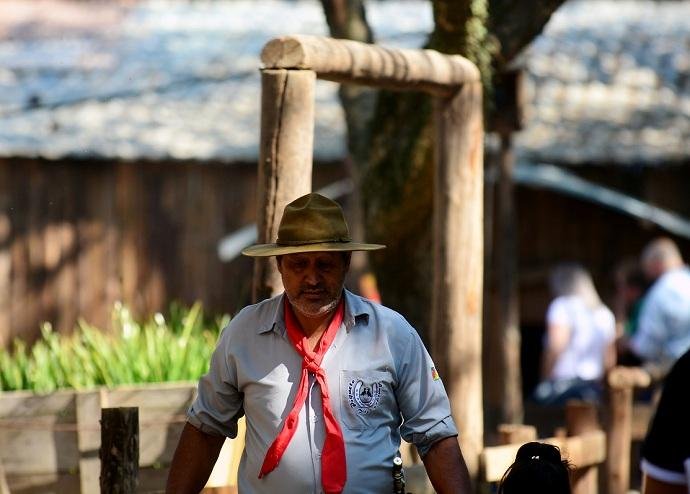 Primeiros churrascos nos piquetes ocorreram ao longo do final de semana