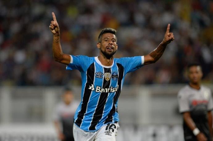 L&eacute;o Moura revelou que acerto com o Gr&ecirc;mio est&aacute; pr&oacute;ximo