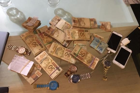 PF prende 80 pessoas em opera&ccedil;&atilde;o para desarticular tr&aacute;fico de drogas