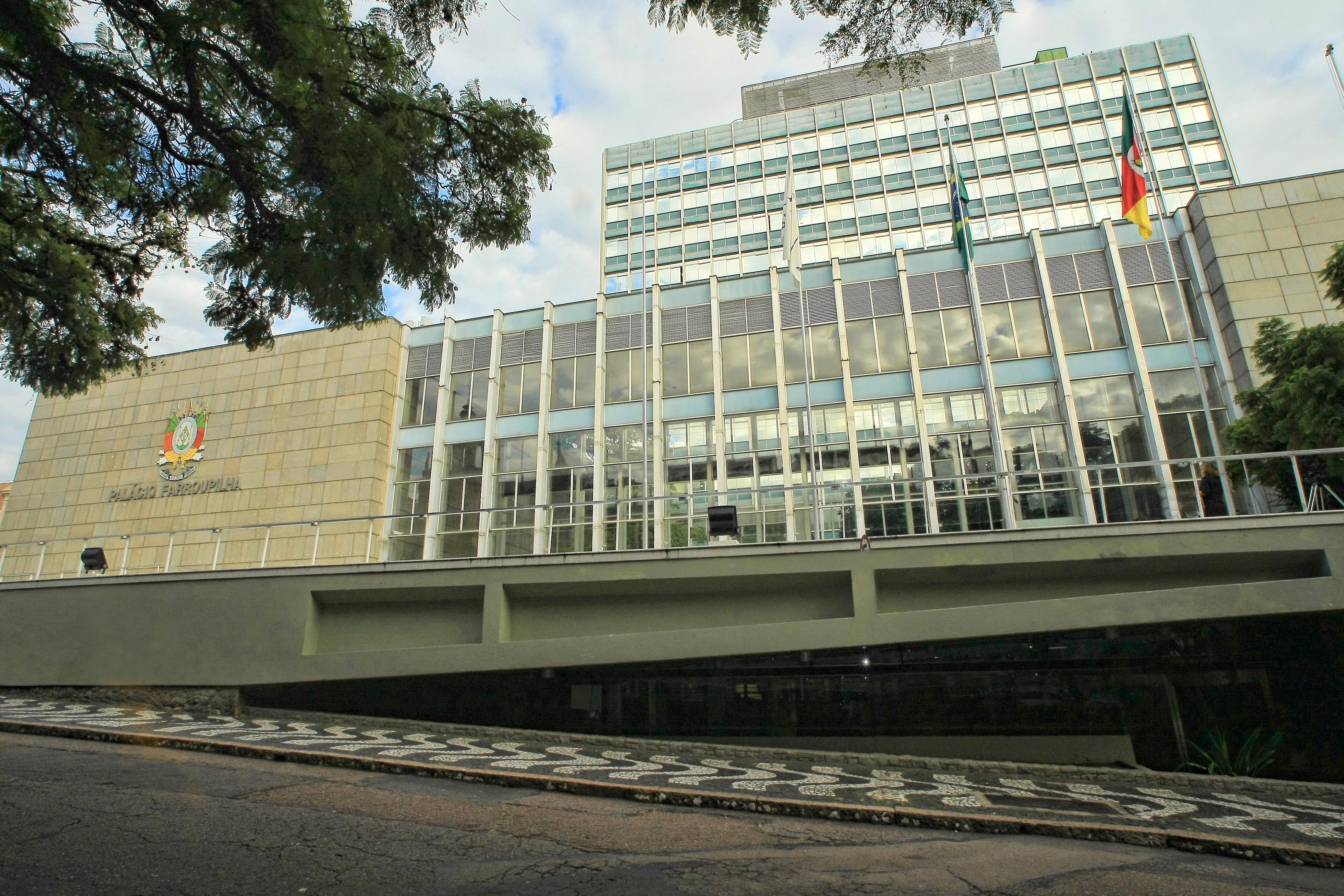 Caso n&atilde;o seja poss&iacute;vel adiar a vota&ccedil;&atilde;o, base ser&aacute; orientada a retirar o qu&oacute;rum