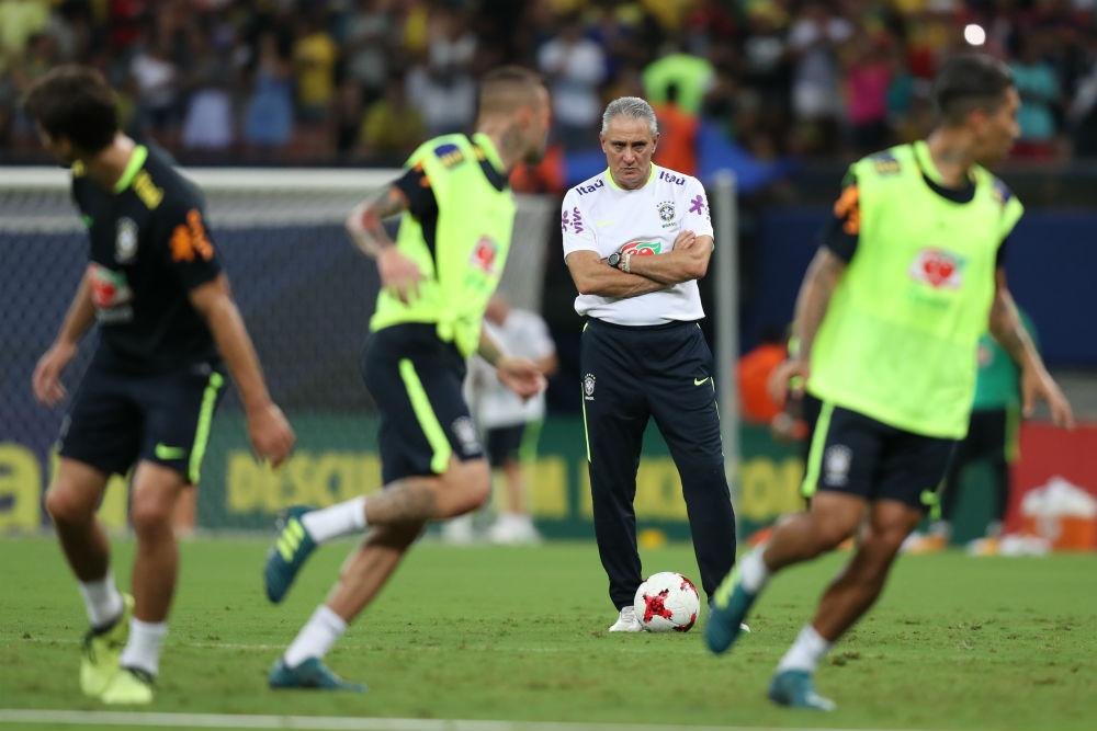 Tite alterou a sele&ccedil;&atilde;o em cinco posi&ccedil;&otilde;es para enfrentar a vice-l&iacute;der Col&ocirc;mbia