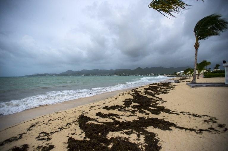 Segundo servi&ccedil;o de meteorologia, mar est&aacute; extremamente violento nas costas e h&aacute; submers&atilde;o das zonas baixas