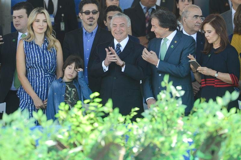Temer, Marcela e Michelzinho assistem ao desfile de 7 de setembro na Esplanada