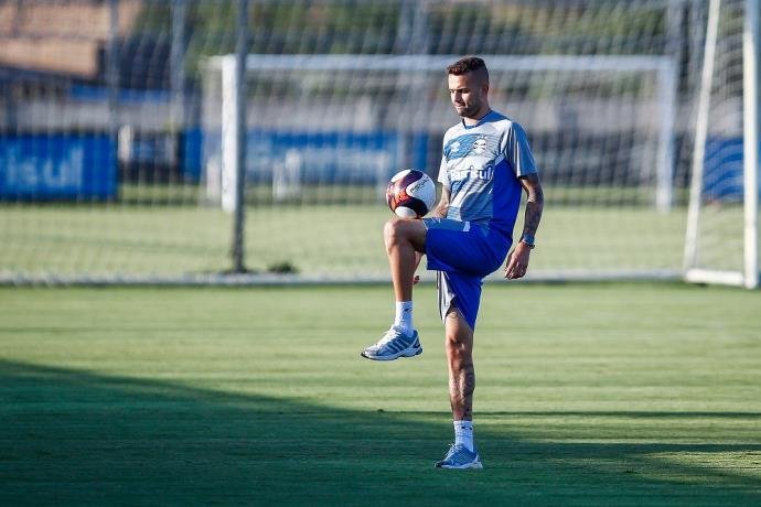 Luan apresentou um edema na coxa direita