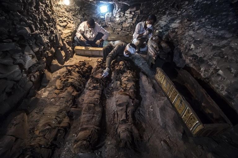 Arque&oacute;logos encontram m&uacute;mias e tumba de importante ourives no Egito