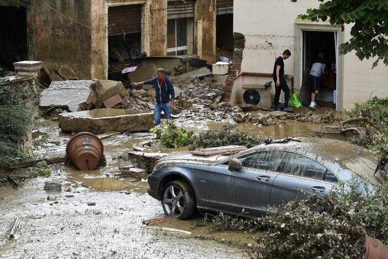 Em quatro horas, 40 cent&iacute;metros de chuva ca&iacute;ram em Livorno