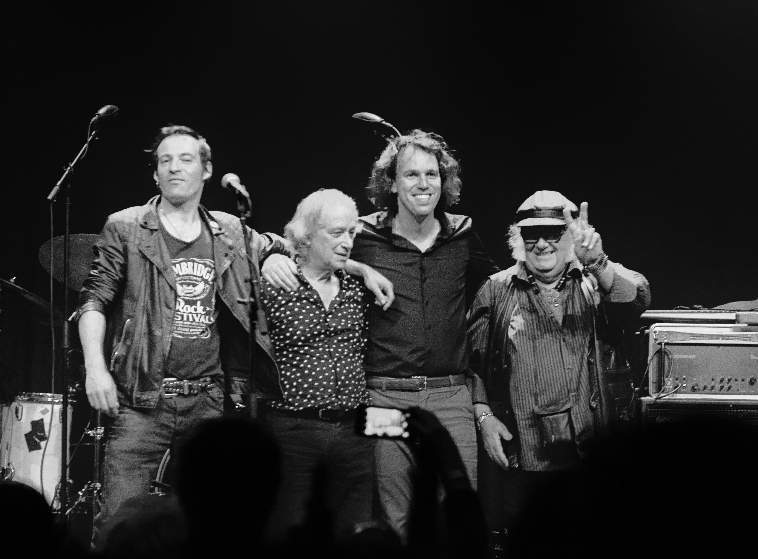 Quarteto fundado em 1969 &eacute; liderado pelo vocalista Thijs Van Leer