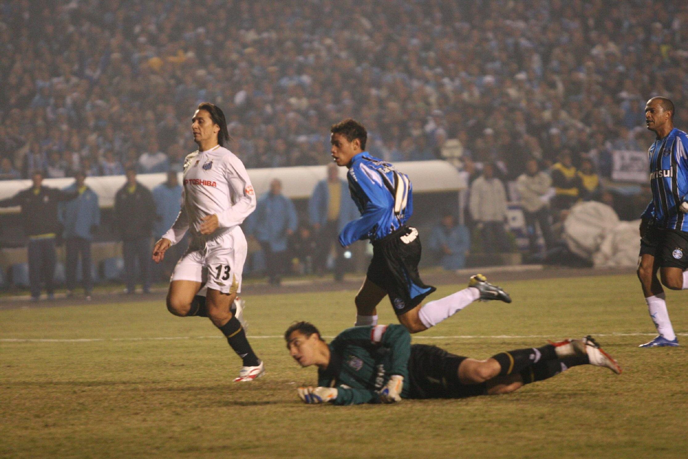 Em 2007, Gr&ecirc;mio eliminou S&atilde;o Paulo e Santos na Libertadores