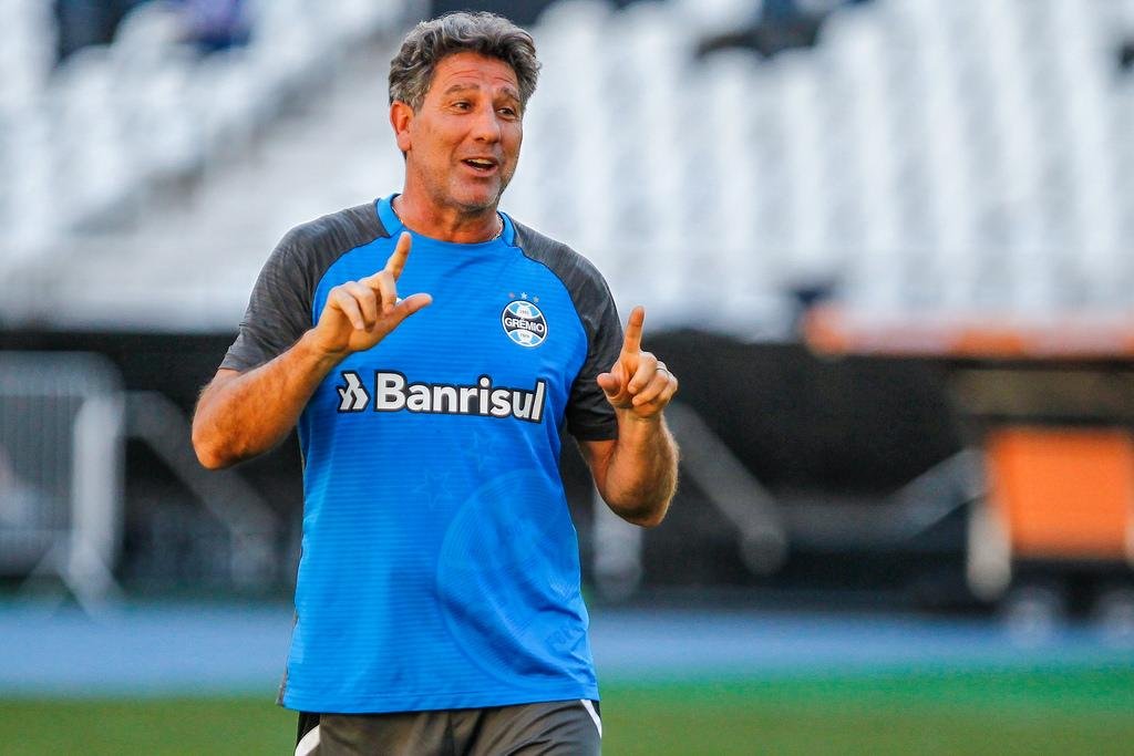 Renato fez mist&eacute;rio sobre presen&ccedil;as de Luan e Geromel contra o Botafogo
