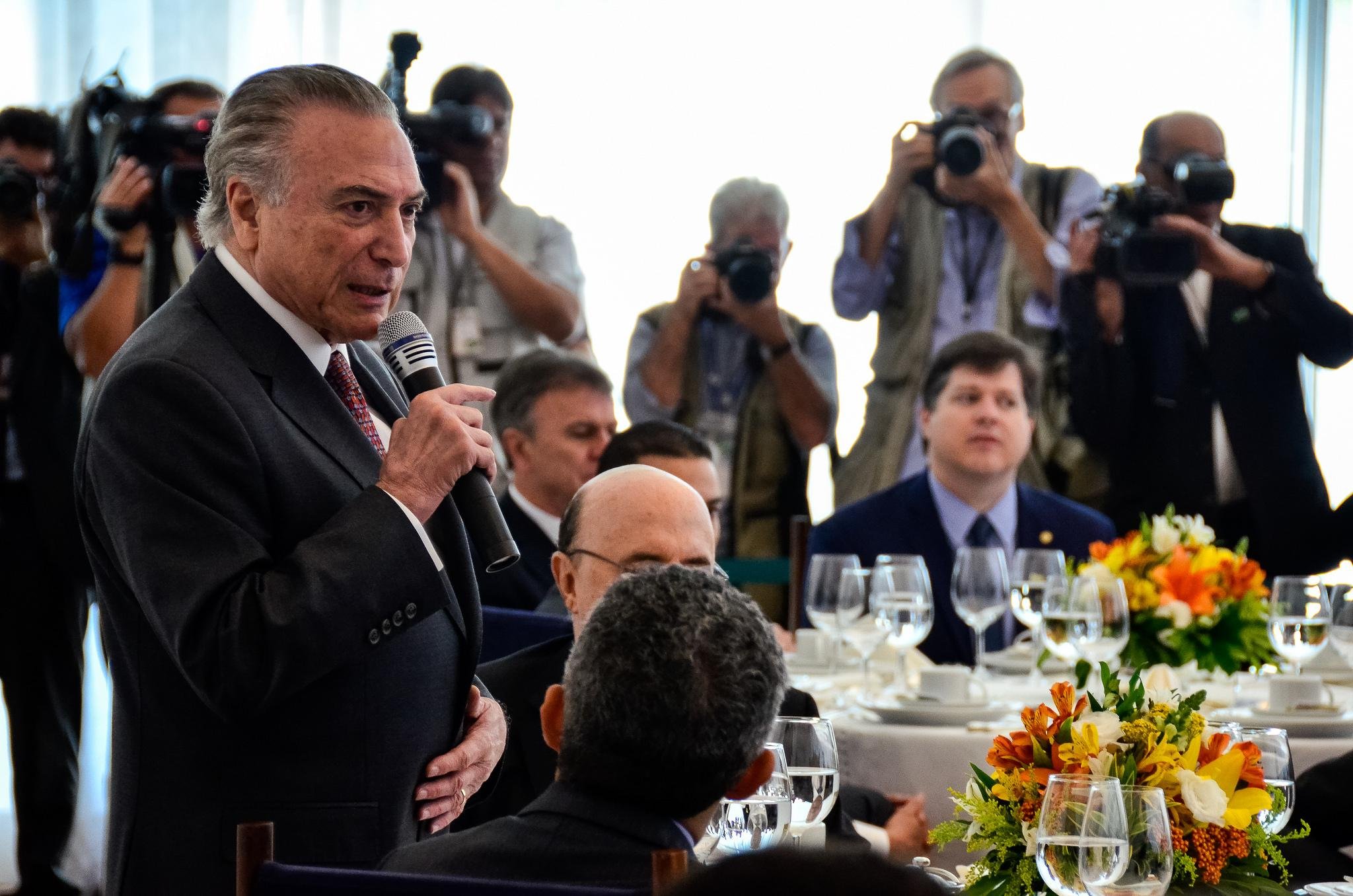 Temer pede a aliados que rebatam discursos negativos