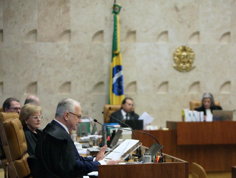 STF come&ccedil;a a decidir se eventual den&uacute;ncia contra Temer ser&aacute; suspensa 
