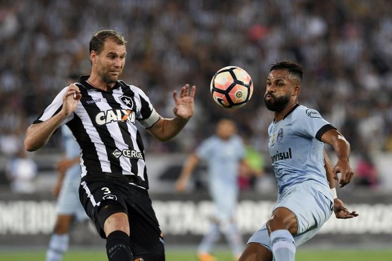 Tricolor teve controle do jogo em alguns momentos, mas voltou a mostrar dificuldades ofensivas