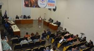Sess&atilde;o plen&aacute;ria que definiu por cassa&ccedil;&atilde;o durou cerca de 19 horas