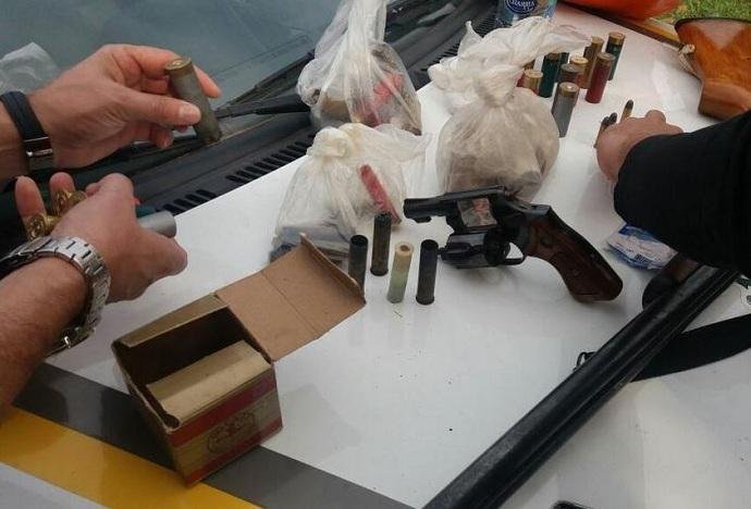 Minist&eacute;rio P&uacute;blico e Pol&iacute;cia Civil apreenderam armas, muni&ccedil;&otilde;es, celulares e drogas