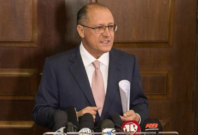 PSDB vai analisar den&uacute;ncia contra Temer e depois se posicionar, diz Alckmin