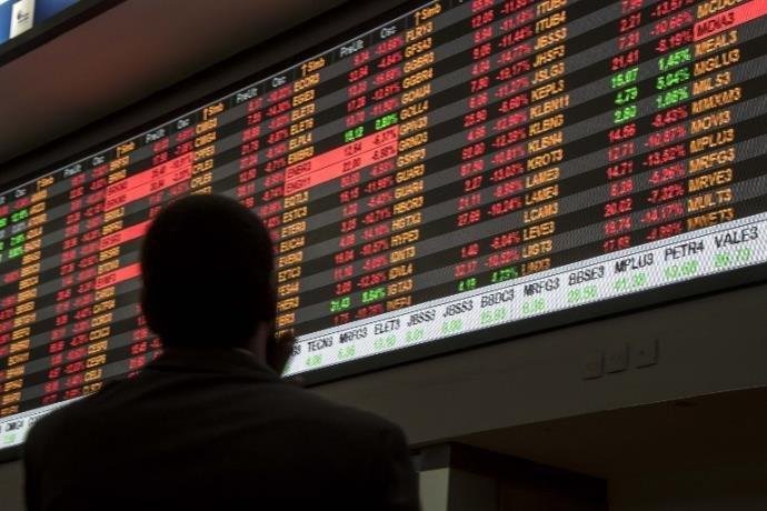 Neg&oacute;cios do dia totalizaram R$ 15,7 bilh&otilde;es