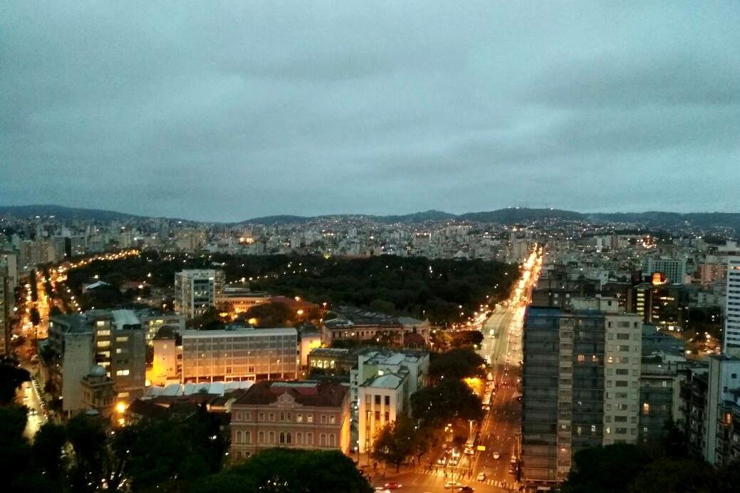 S&aacute;bado tamb&eacute;m ter&aacute; temperaturas baixas, com m&aacute;ximas de 18&deg;C em Porto Alegre