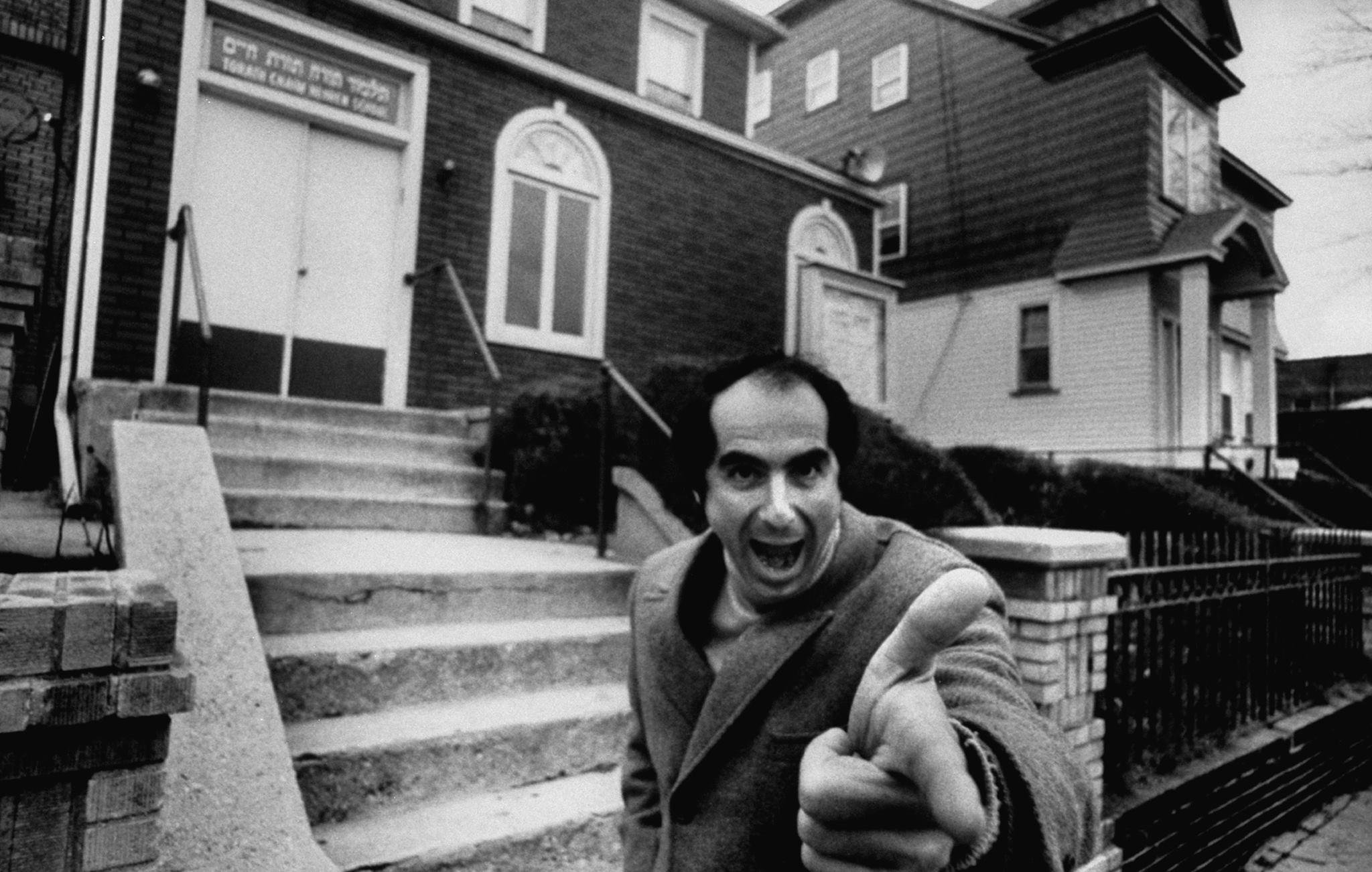 Escritor americano Philip Roth qualificou o presidente Donald Trump como "um mentiroso compulsivo"