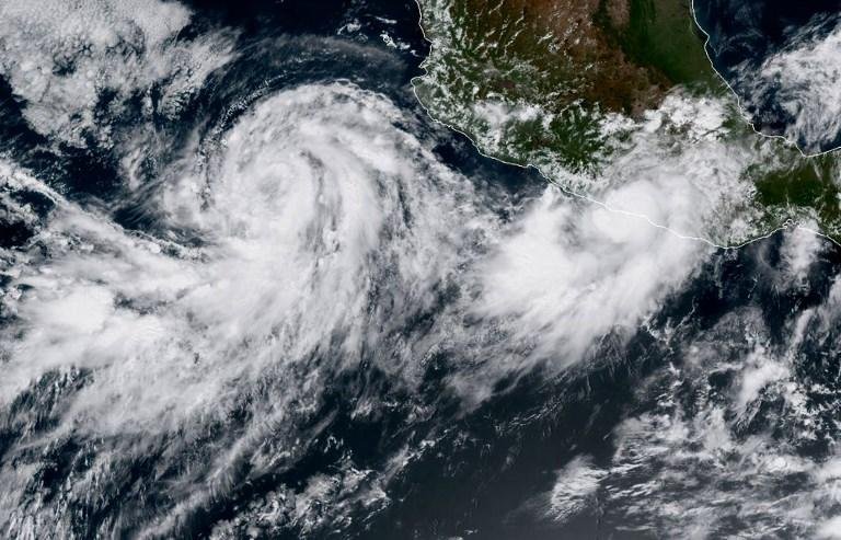 Furac&atilde;o Norma estaciona no Pac&iacute;fico, mas causa chuvas no M&eacute;xico 