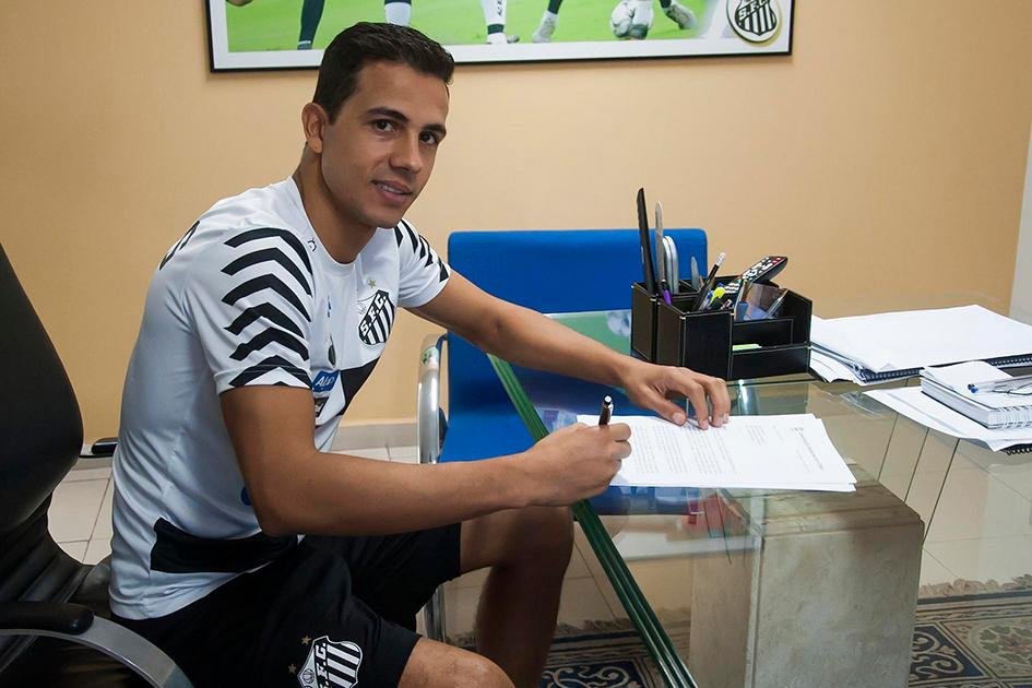 Jogador atuou como substituto em dois jogos desde seu retorno ao Brasil