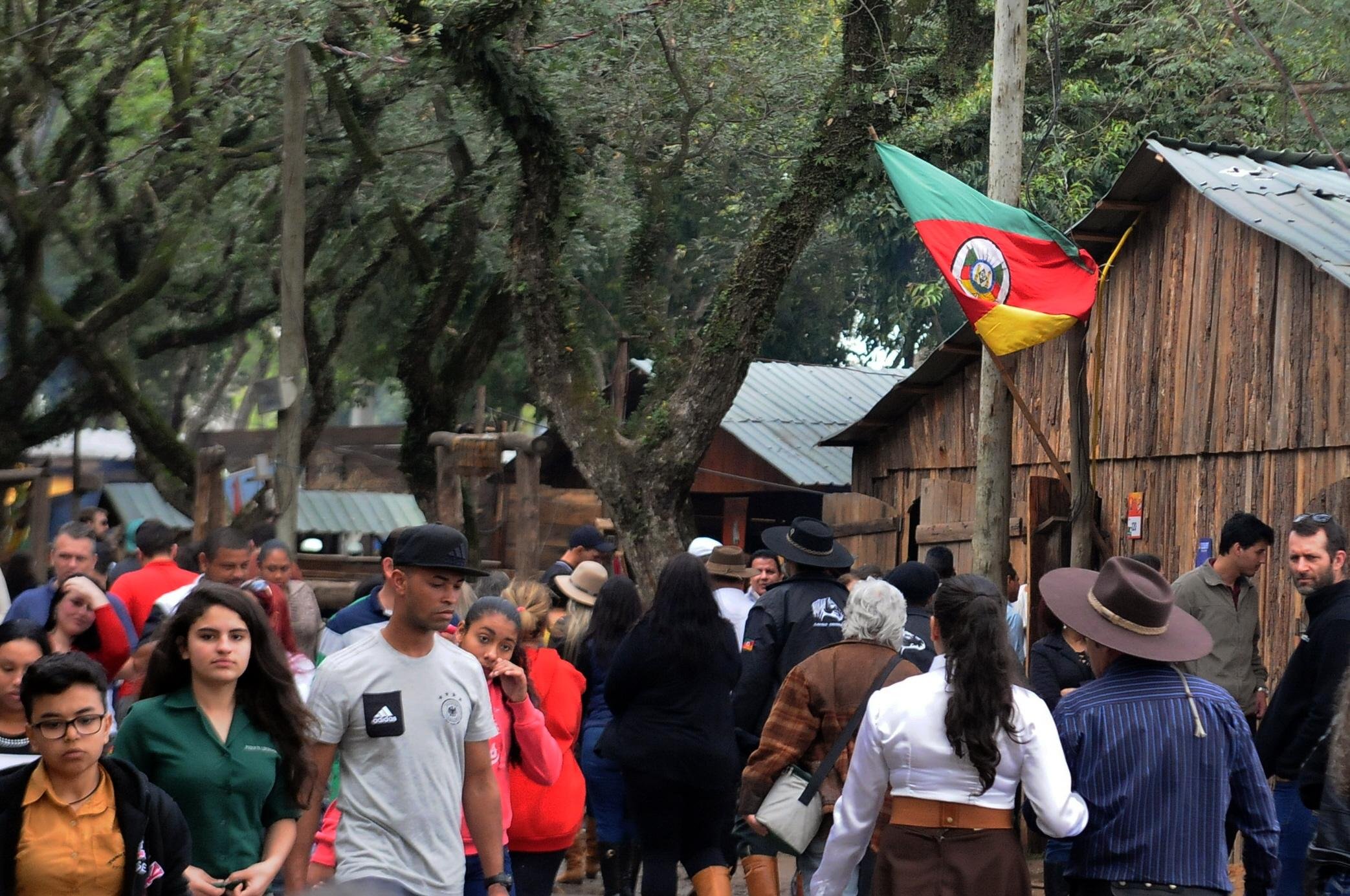 Tempo bom atraiu milhares de pessoas neste domingo ao Parque da Harmonia
