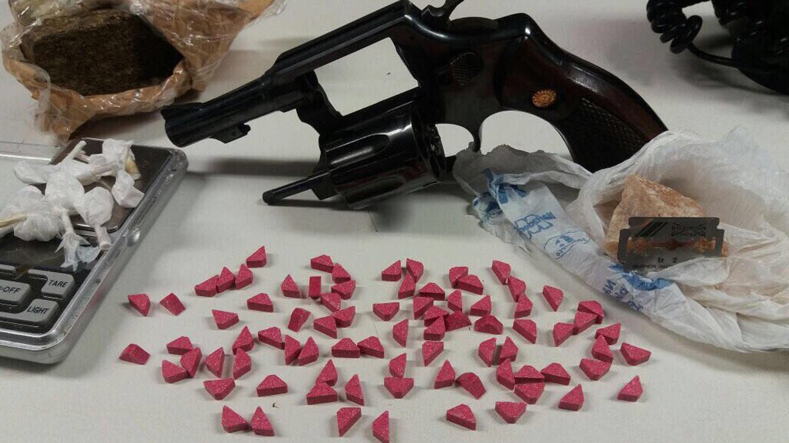 Deten&ccedil;&atilde;o ocorreu no bairro Jardim Bet&acirc;nia, em Cachoeirinha durante a&ccedil;&atilde;o do Denarc