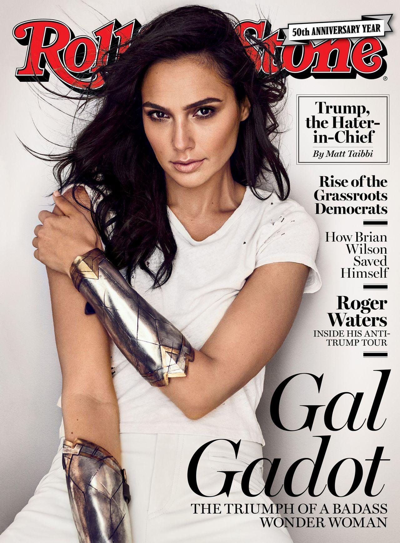 Gal Gadot, que vive a Mulher-Maravilha nos cinemas, &eacute; a atual capa da publica&ccedil;&atilde;o
