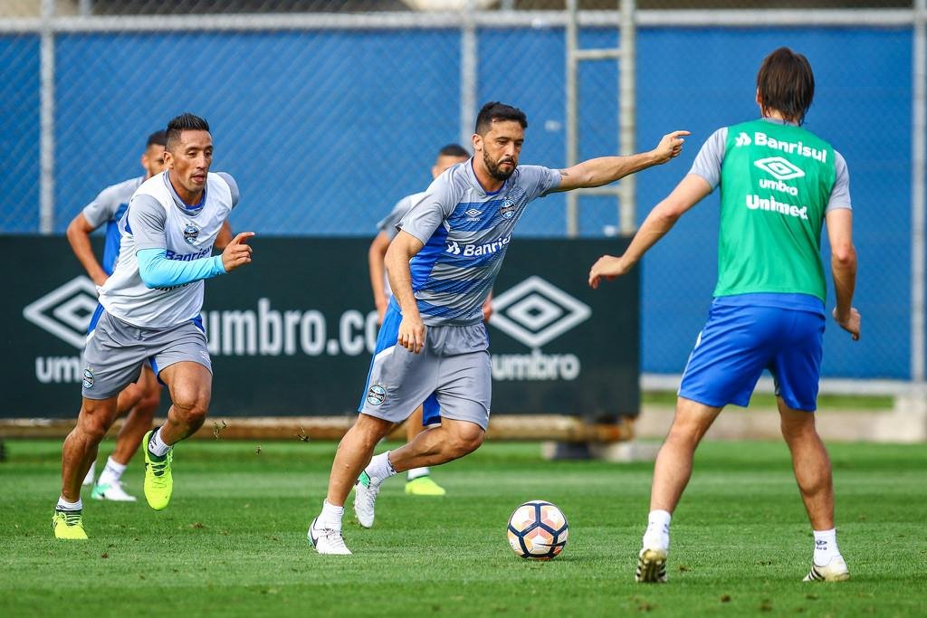 Ed&iacute;lson est&aacute; liberado para enfrentar o Botafogo