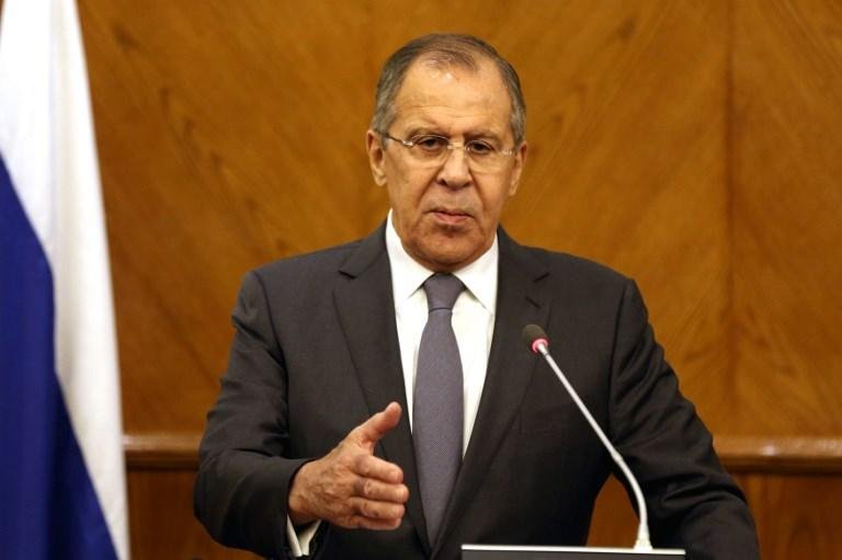 Chanceler chin&ecirc;s, Wang Yi, e seu colega russo, Serguei Lavrov (foto), pediram a todas as partes uma "resolu&ccedil;&atilde;o pac&iacute;fica"