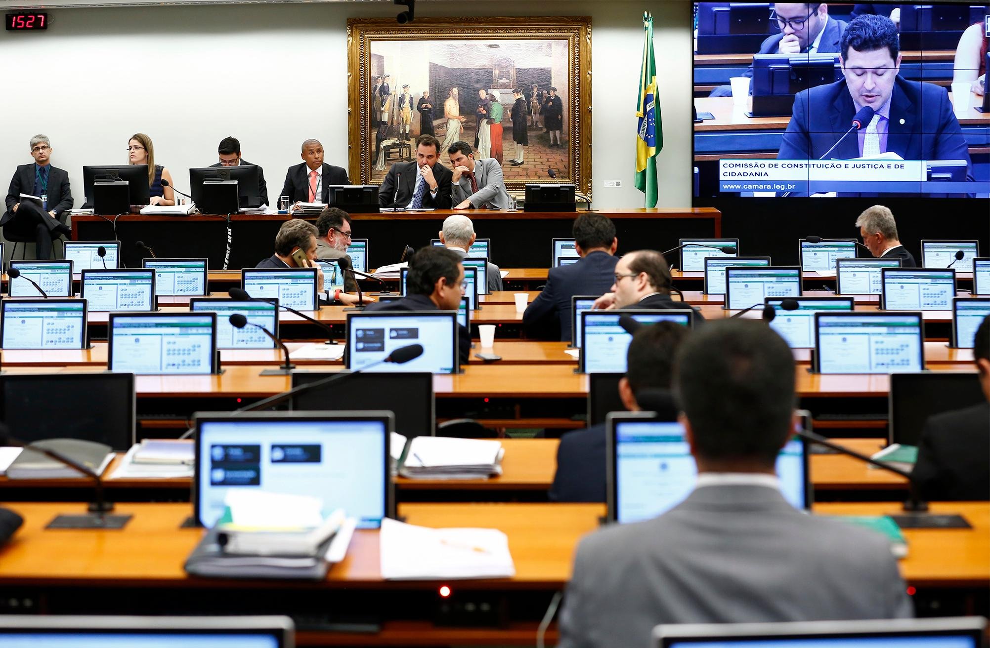 Para a an&aacute;lise da primeira den&uacute;ncia contra Temer houve 25 altera&ccedil;&otilde;es no colegiado