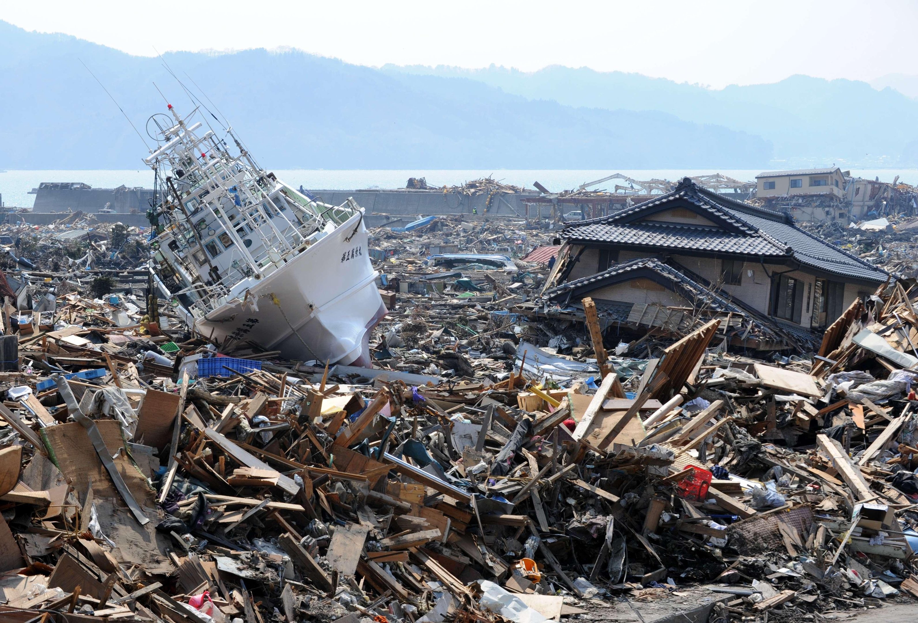 Tremores em &aacute;reas populosas e associados a tsunamis causaram centenas de milhares de v&iacute;timas