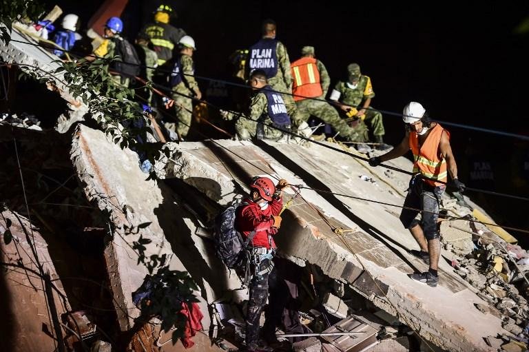 N&uacute;mero de mortos por terremoto no M&eacute;xico passa de 200 