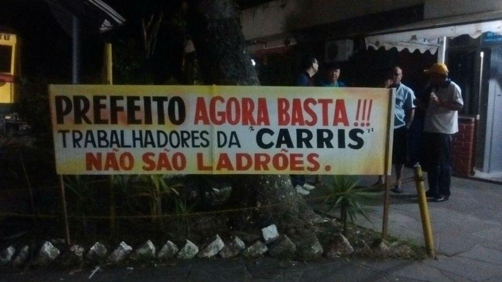 Rodovi&aacute;rios fizeram protesto contra declara&ccedil;&otilde;es do prefeito Nelson Marchezan