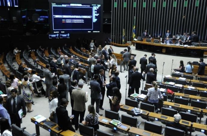 Presidente &eacute; acusado de organiza&ccedil;&atilde;o criminosa e obstru&ccedil;&atilde;o da Justi&ccedil;a