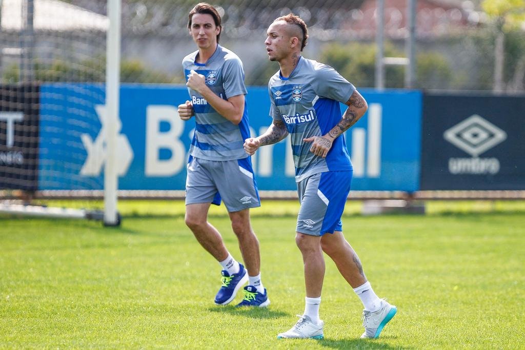 Everton pode enfrentar o Bahia, mas geromel est&aacute; fora da lista