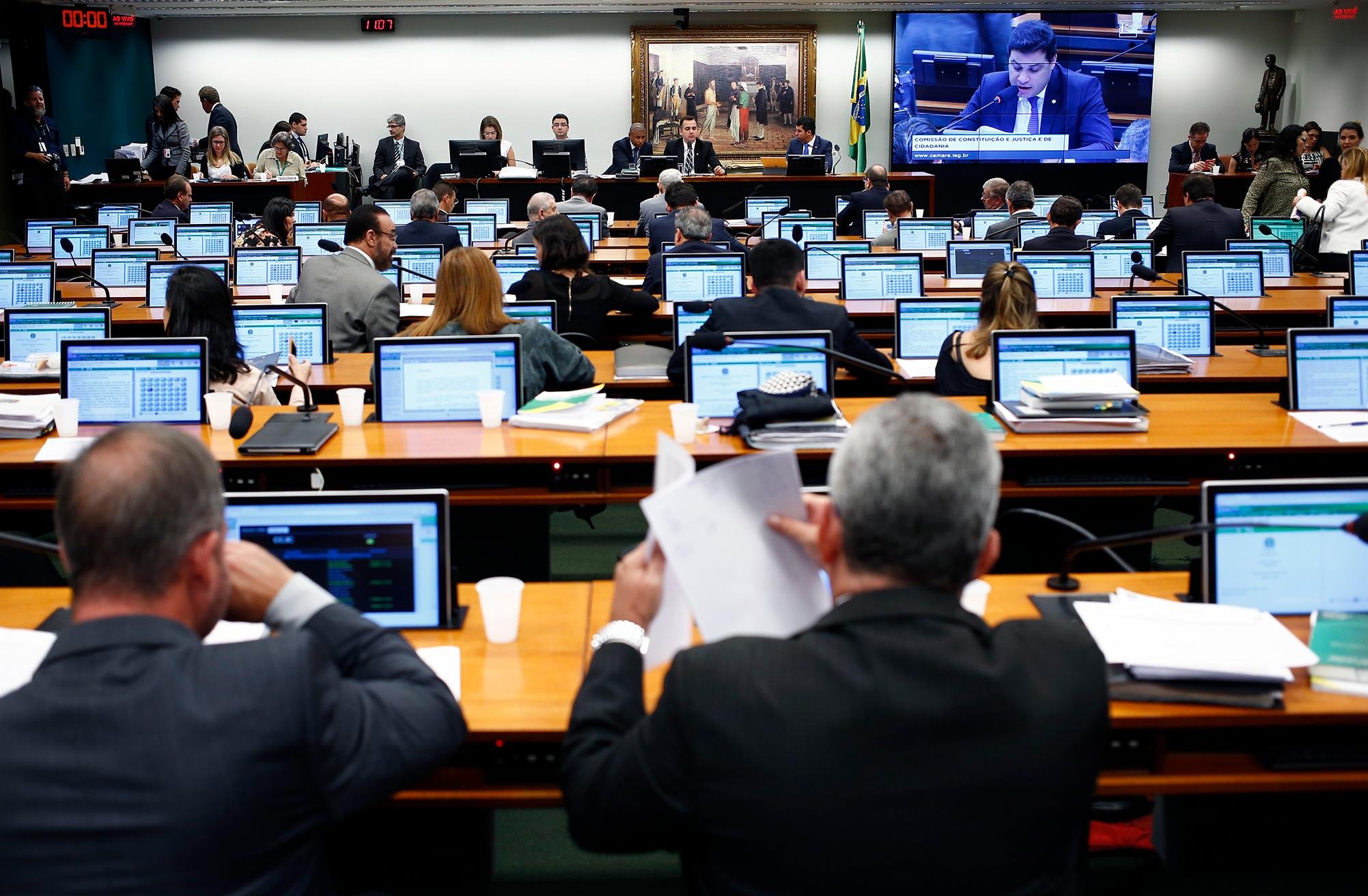 Decis&atilde;o final ser&aacute; da Comiss&atilde;o de Constitui&ccedil;&atilde;o e Justi&ccedil;a