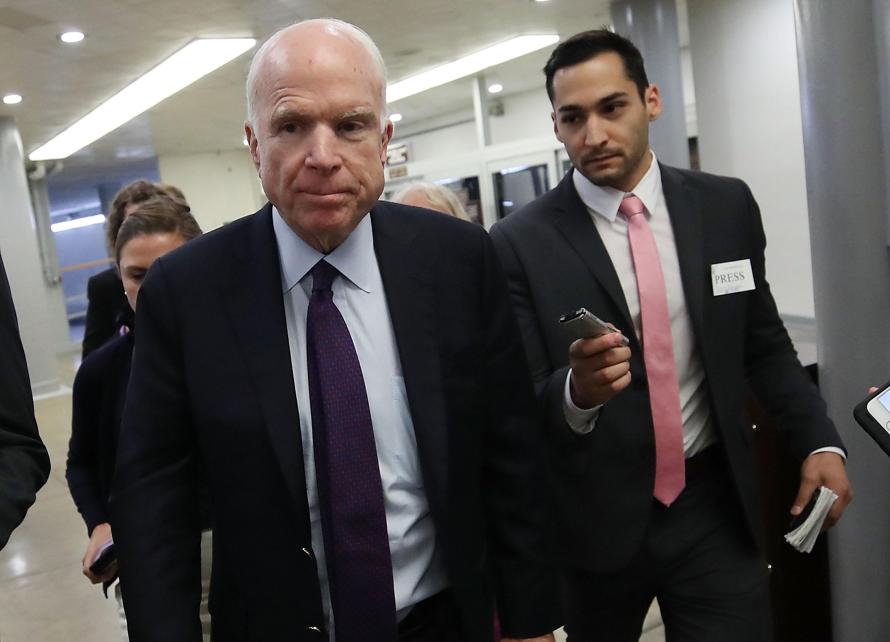 Senador &eacute; um dos dois pol&iacute;ticos do partido que devem barrar nova tentativa de Trump para reformar sistema de sa&uacute;de
