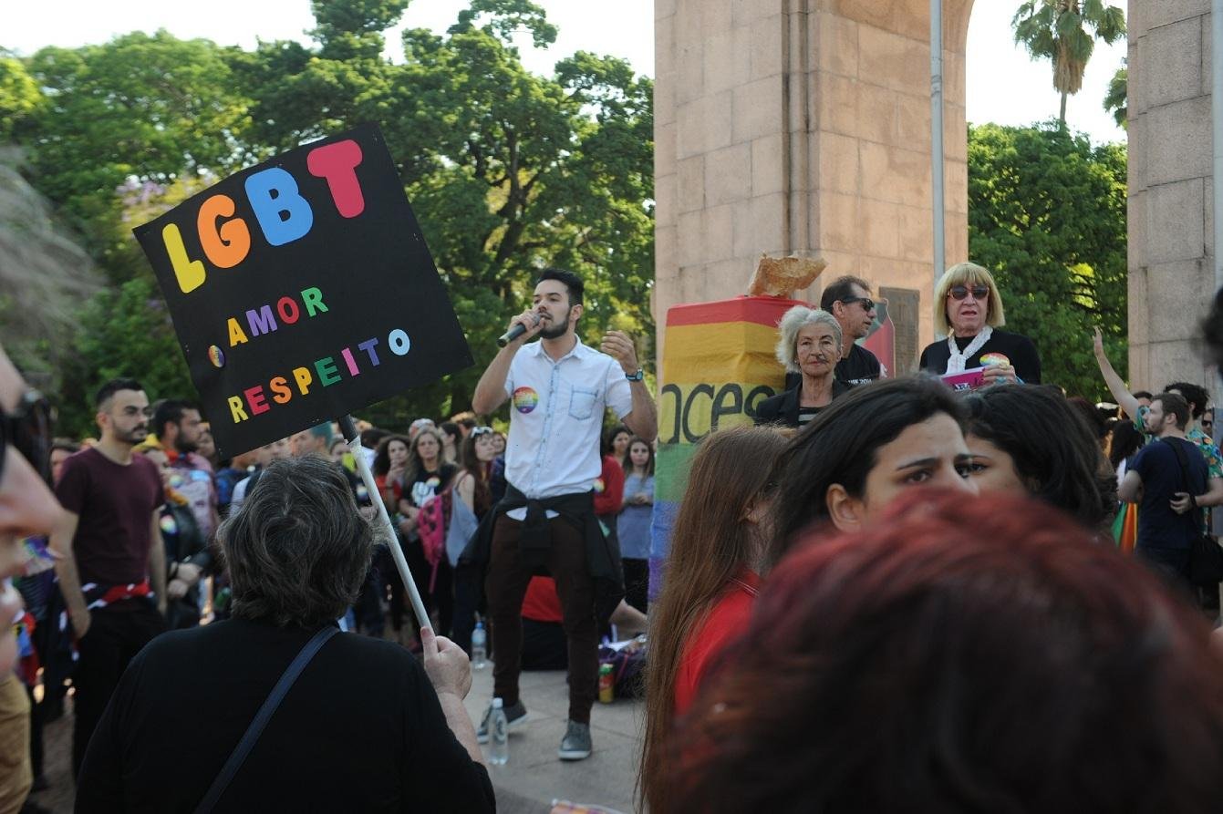 Ato defendendo causa LGBT ocorreu na Reden&ccedil;&atilde;o