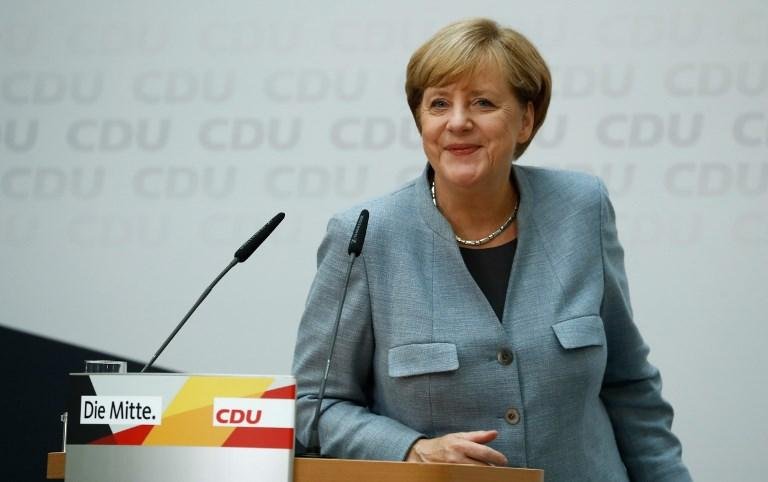 Aliados da Uni&atilde;o Social-Crist&atilde;, que desejam uma guinada de Merkel &agrave; direita, j&aacute; apresentaram os primeiros sinais de contesta&ccedil;&atilde;o