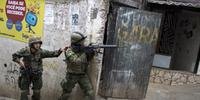 PM realiza operações para tentar prender os envolvidos na disputa pelo comando do tráfico de drogas na favela