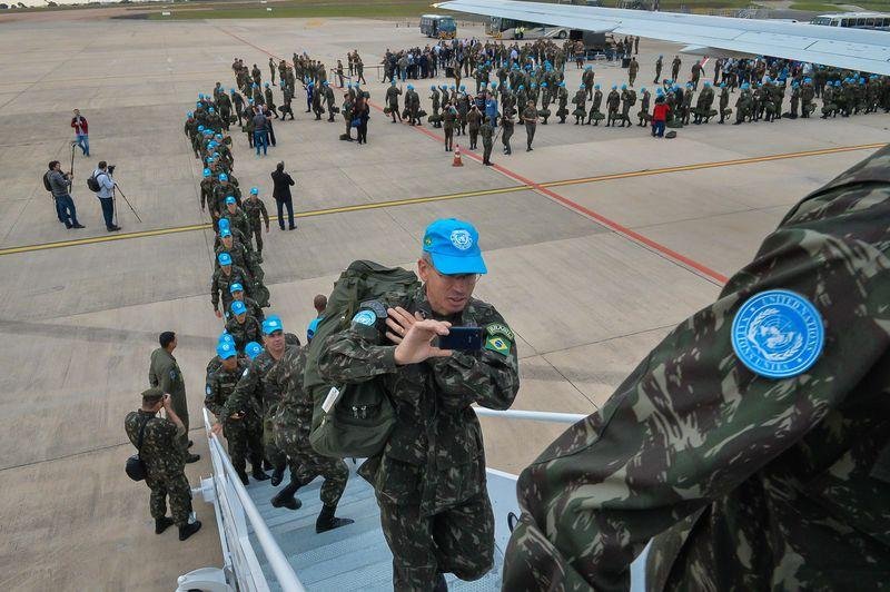 Integrantes do 26&ordm; contingente foram recebidos em solenidade com cumprimentos de autoridades das For&ccedil;as Armadas