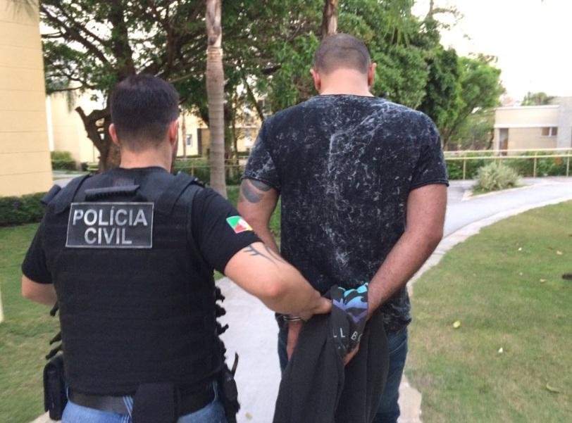 Pol&iacute;cia Civil prende 14 em opera&ccedil;&atilde;o contra roubo de ve&iacute;culos em Porto Alegre 