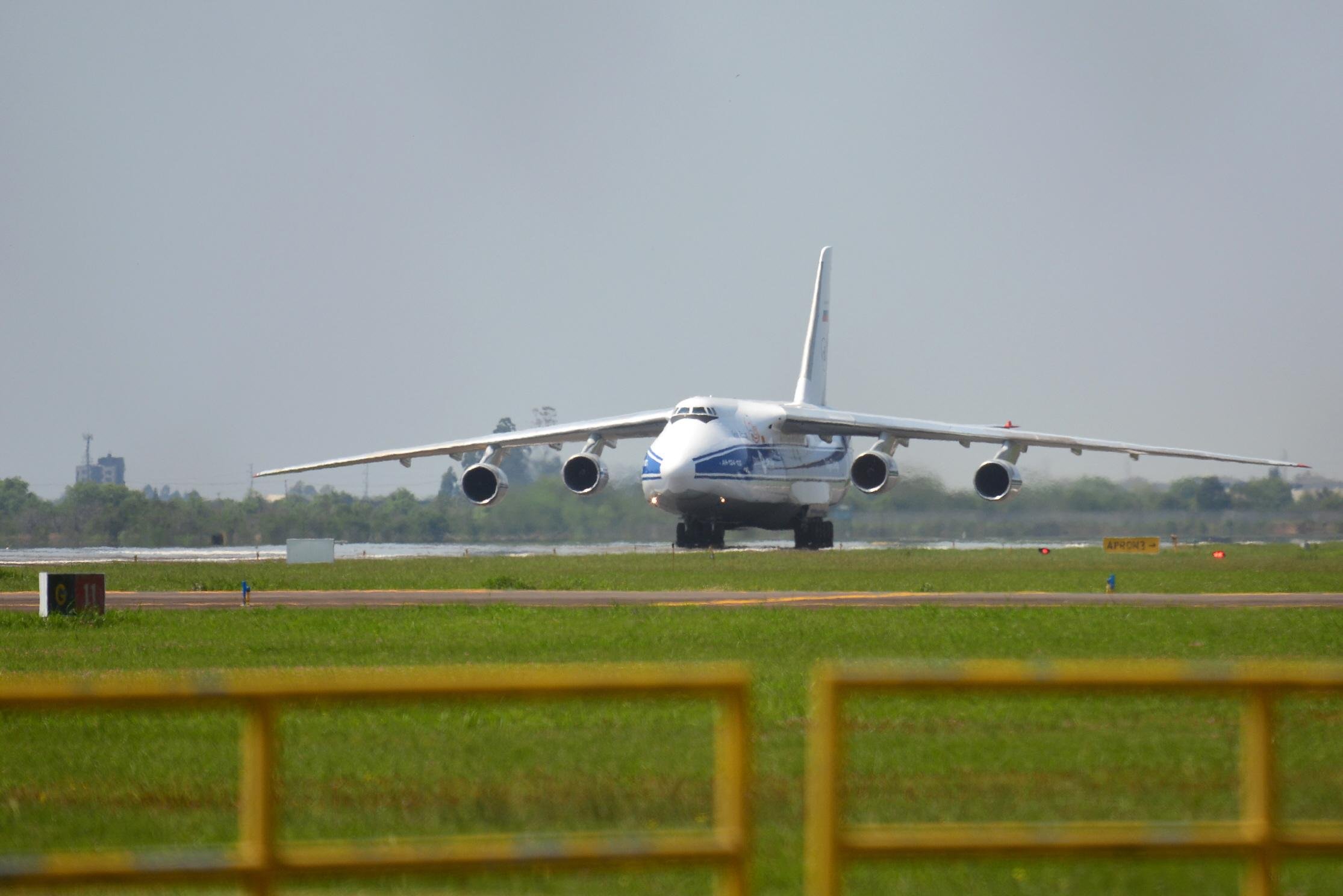 Aeronave pousou em Porto Alegre no in&iacute;cio da tarde
